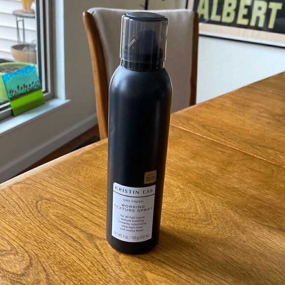 Kristin Ess Working Texture Spray - Picture 1 of 4